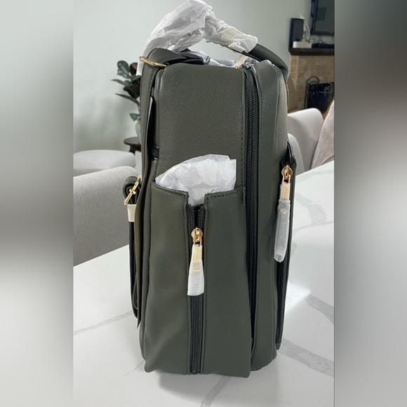 Brand New Ayla&Co Large Travel Bag color Olive Green - Picture 8 of 13
